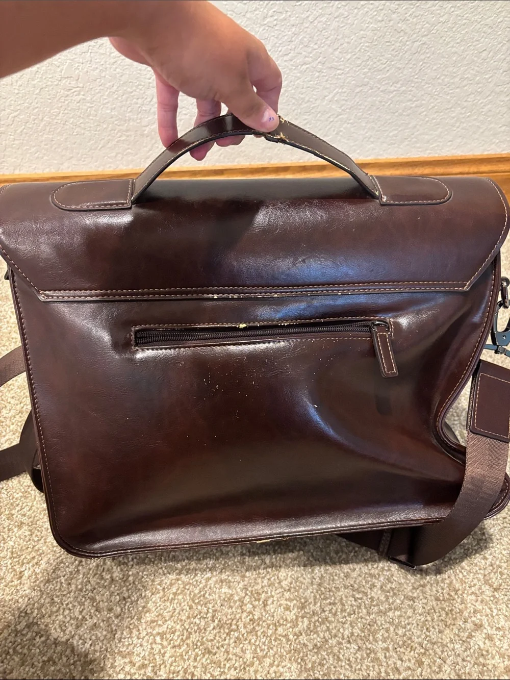 Banuce Leather Messenger Bag - Brown